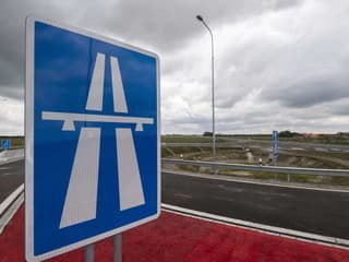 Diaľničiari pokračujú vo vylepšovaní vozovky liptovskej D1